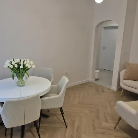 Summer Bianco 2br Lejlighed