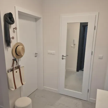 Summer Bianco 2br Apartman